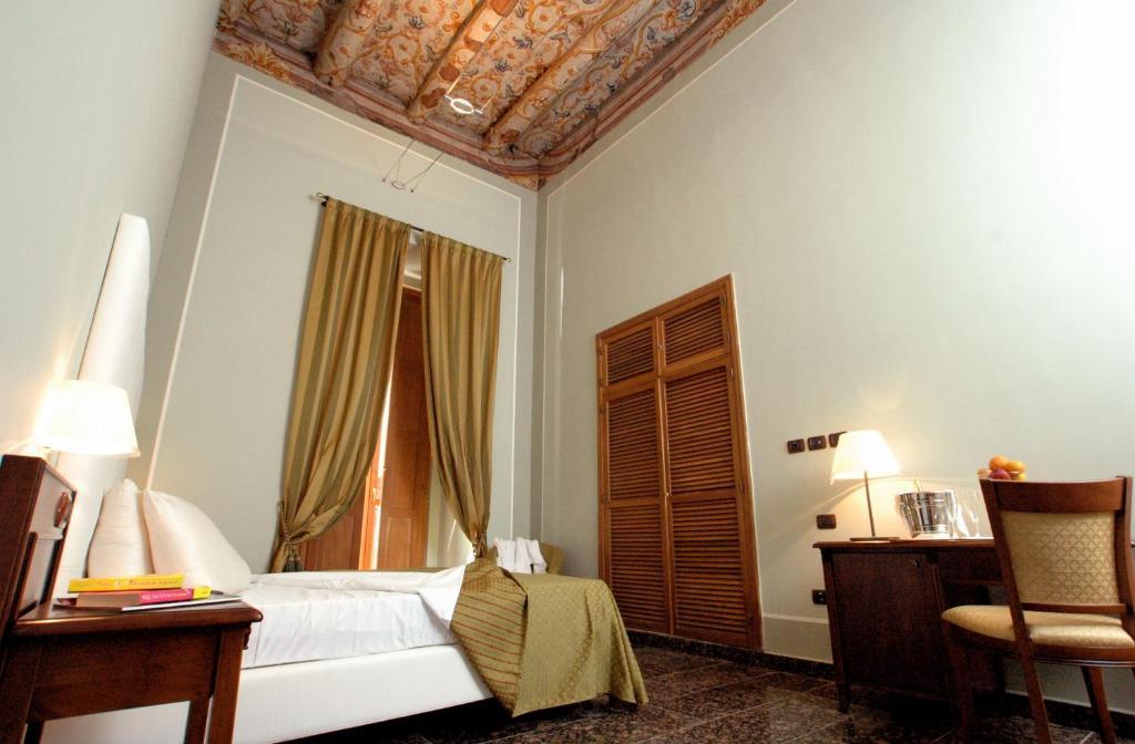 Le Stanze Del Vicere Boutique Hotel Nápoles Quarto foto
